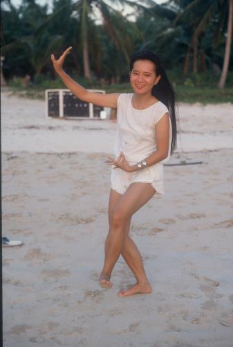 0621046-R1-E052.jpg