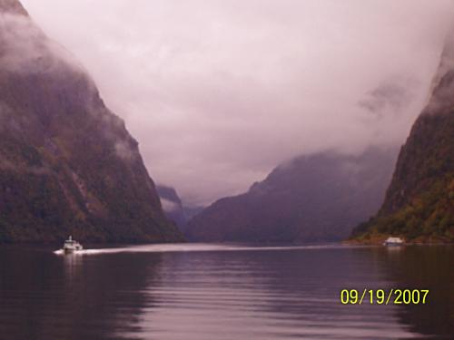 some noah's bar mitz derby scand cruise norway mainly 894.jpg